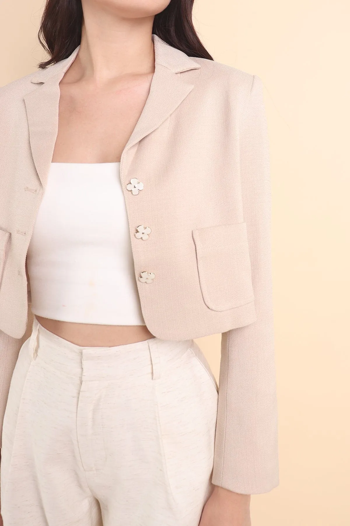 CARINNE CROPPED BLAZER IN ECRU