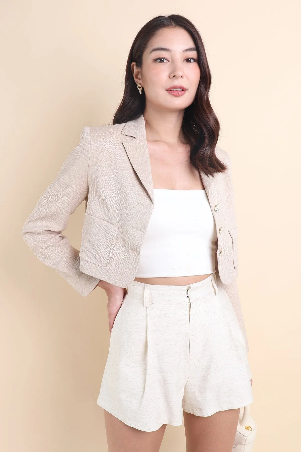 CARINNE CROPPED BLAZER IN ECRU