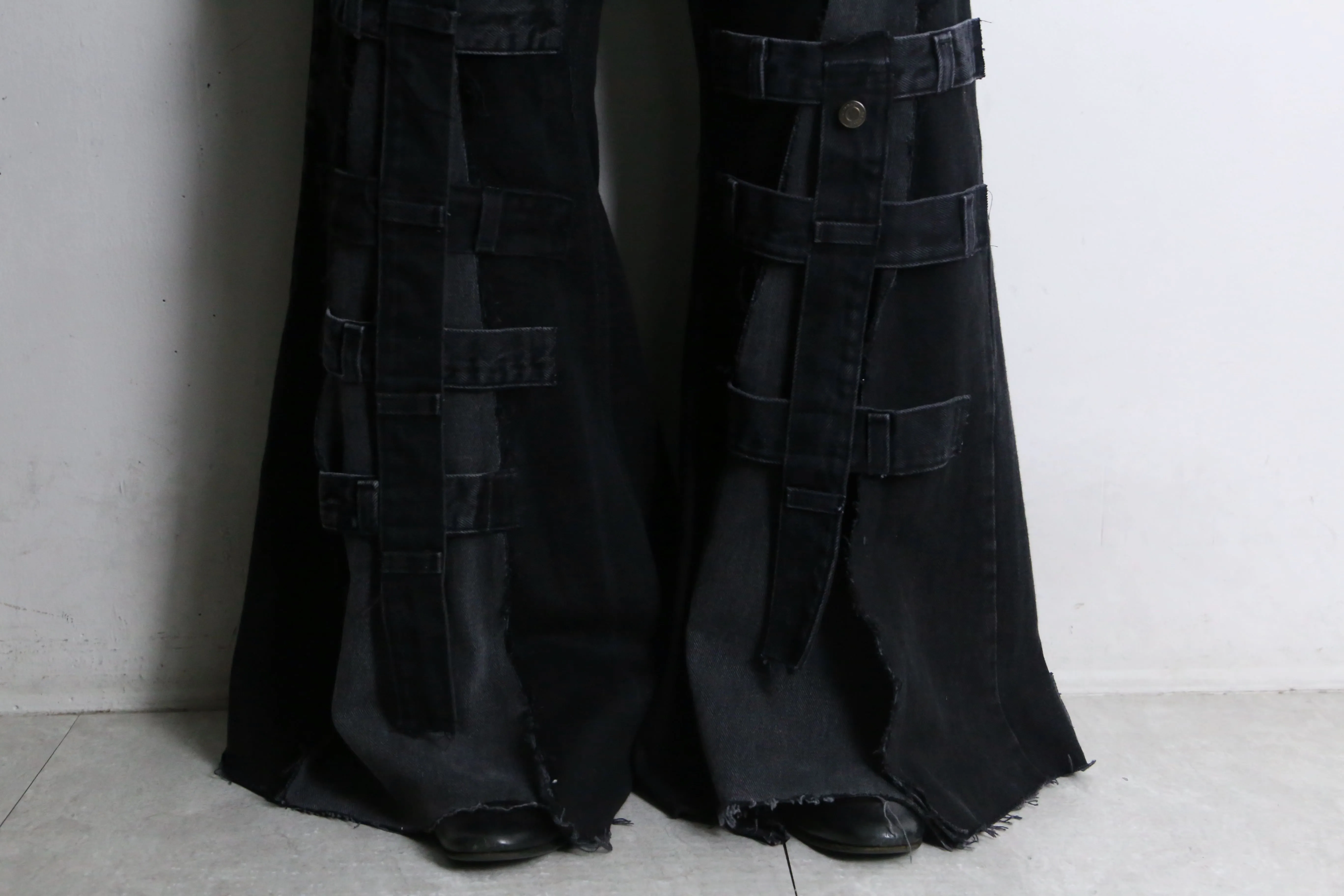 "Re:make"super flare black denim