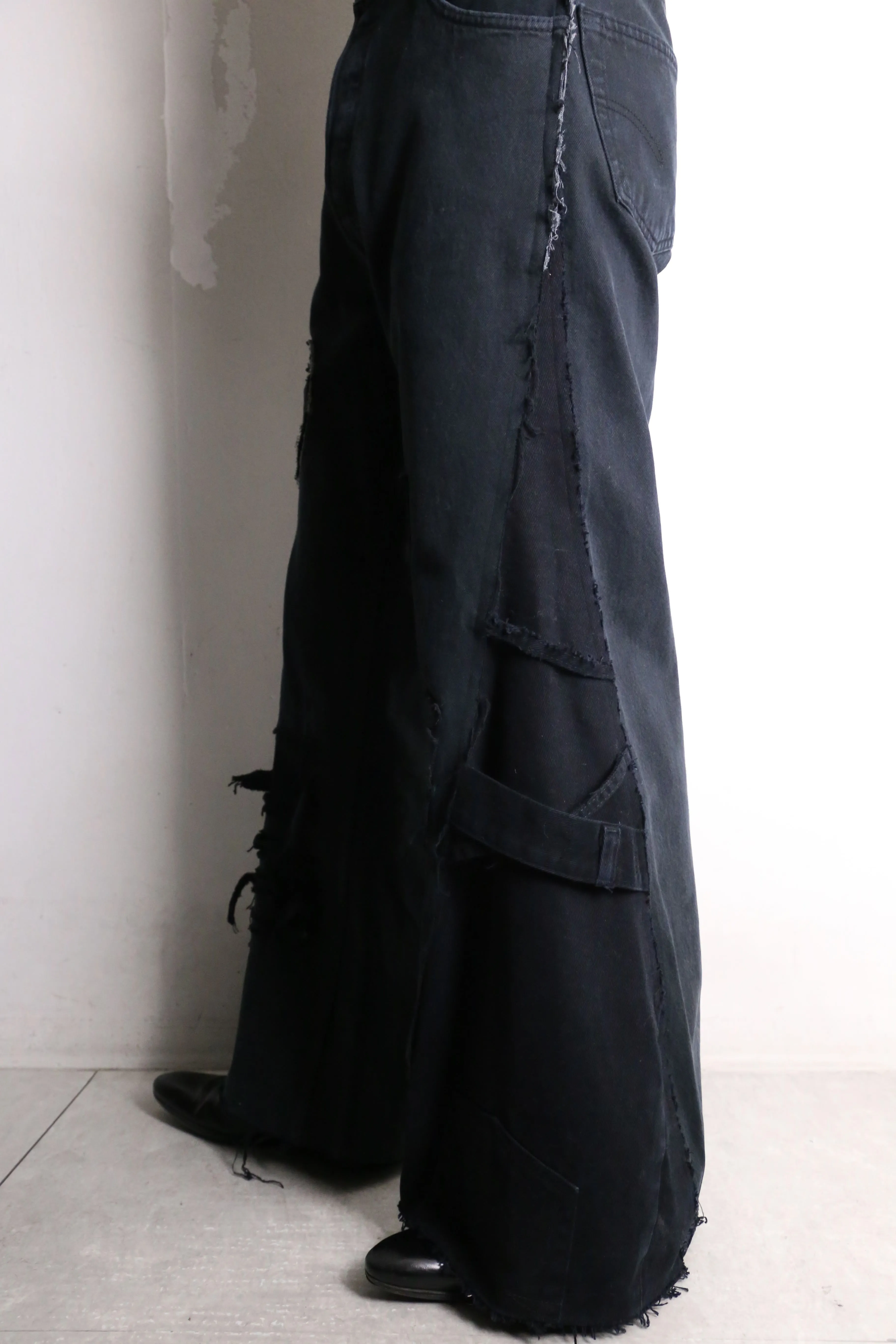 remake "再構築" black color gimmick flare denim pants