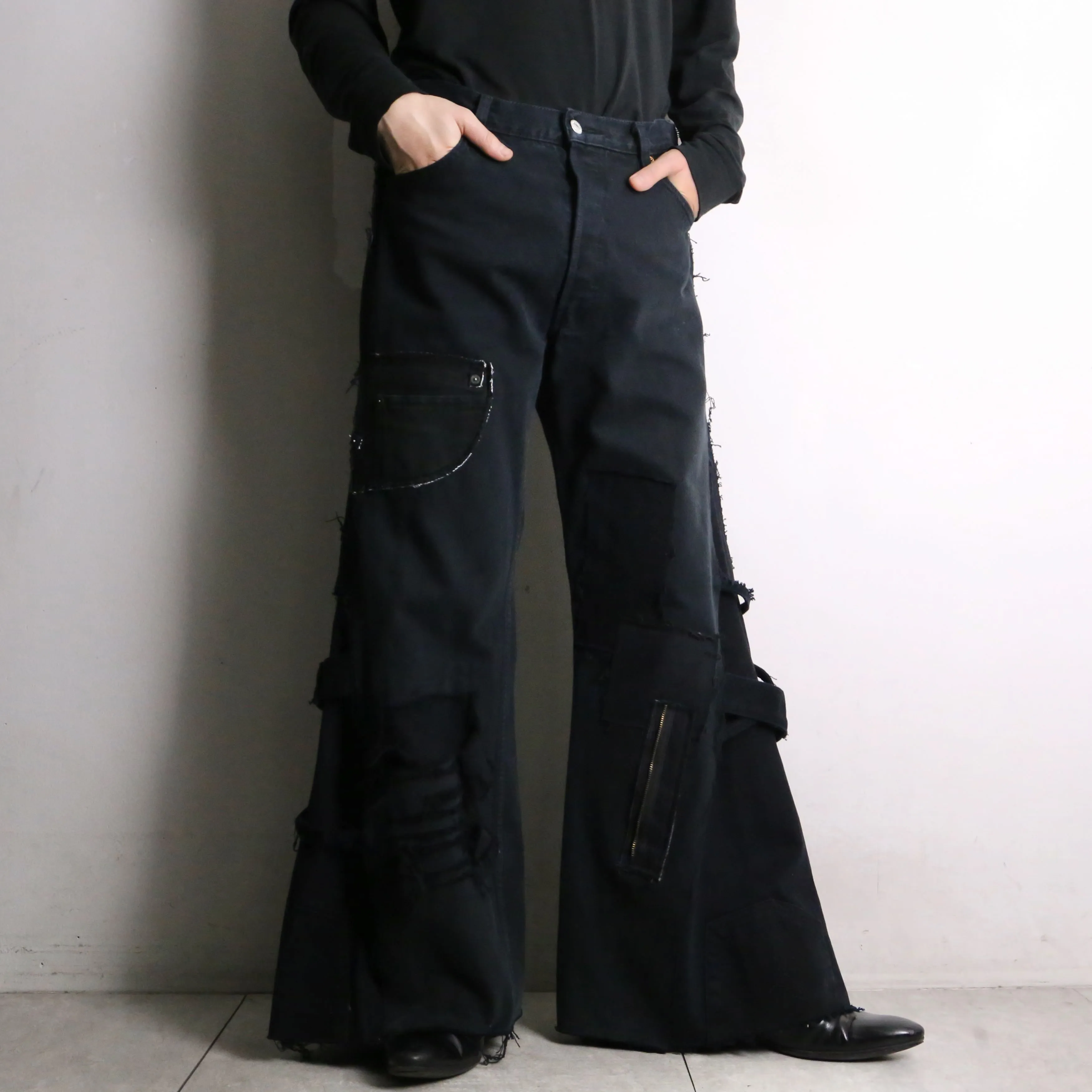 remake "再構築" black color gimmick flare denim pants